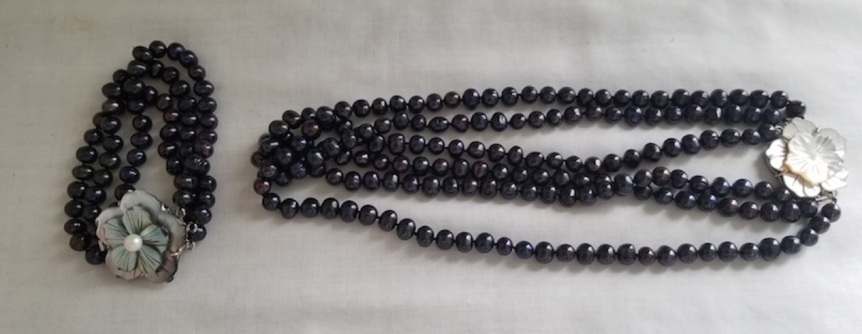 Black pearl necklace and bracelet