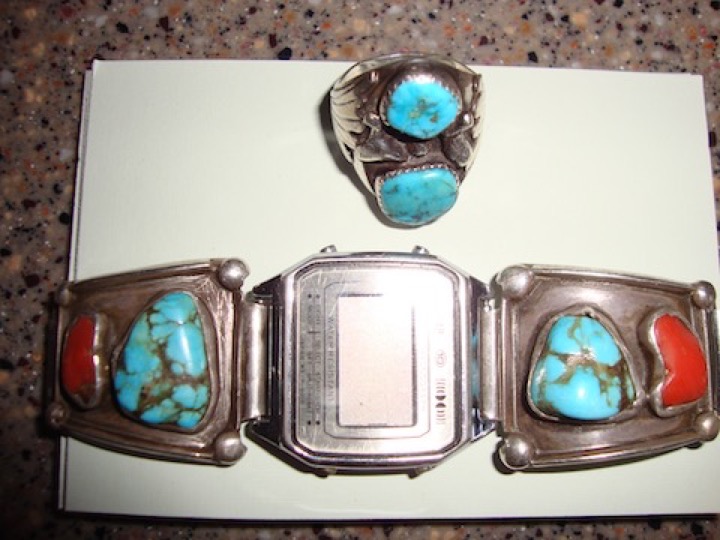 TurquoiseCoralring:watch