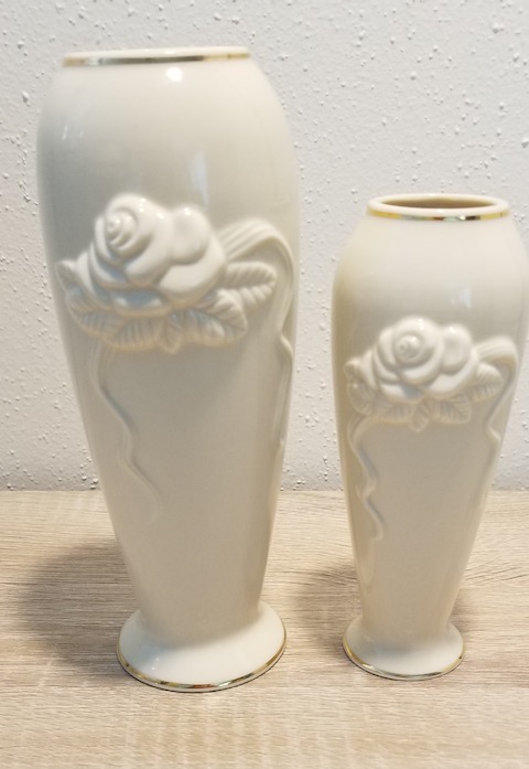 2 rosebud vases