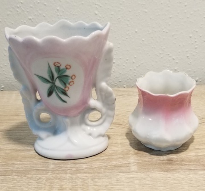 2 tiny vases