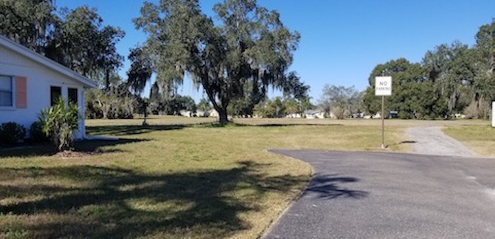 Entry to golf course