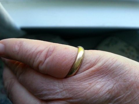 gold wedding ring